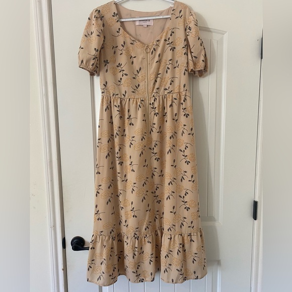 JessaKae Beige Floral Dress, size Large! - Picture 1 of 9